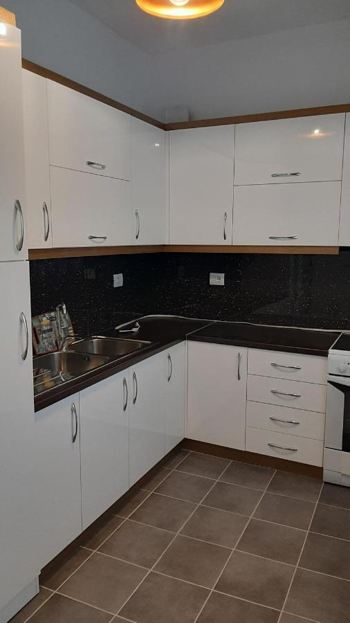 Shehu Apartament *